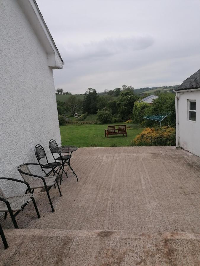 Charming Cottage 4 Bedroom Acton  Exterior photo